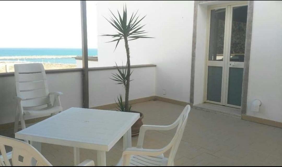 Sicilia Mare Hotel Porto Palo Buitenkant foto